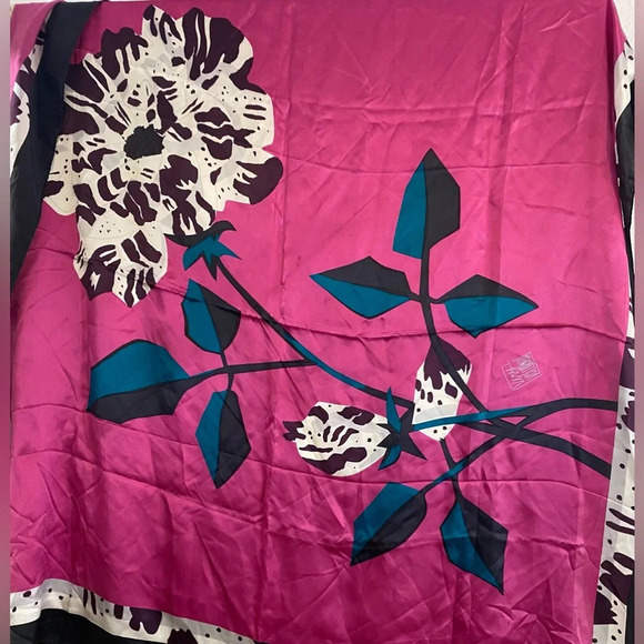 *NWOT* Very Vollbracht Floral 100% Silk Scarf/Wrap - X Large - Picture 6 of 6